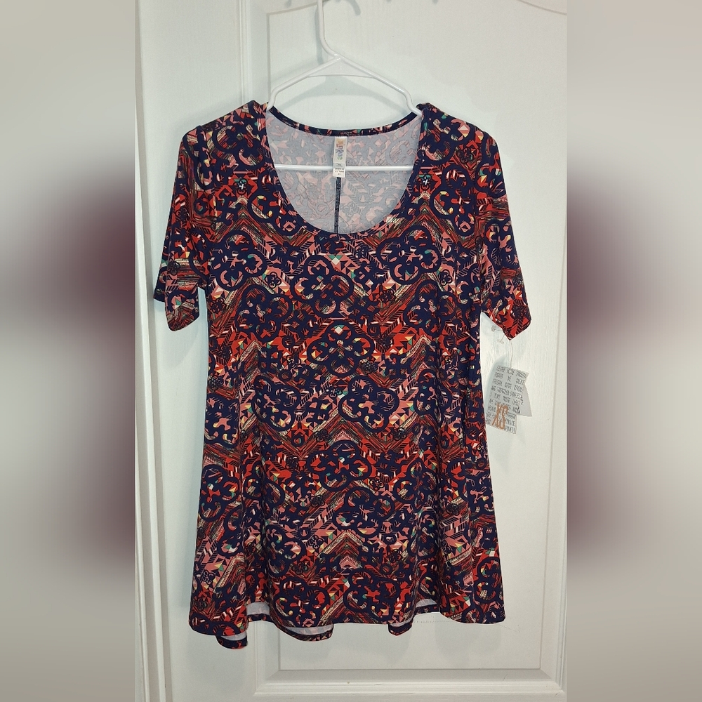 NWT/ LuLaRoe Navy and Red Patterned Top/ XS